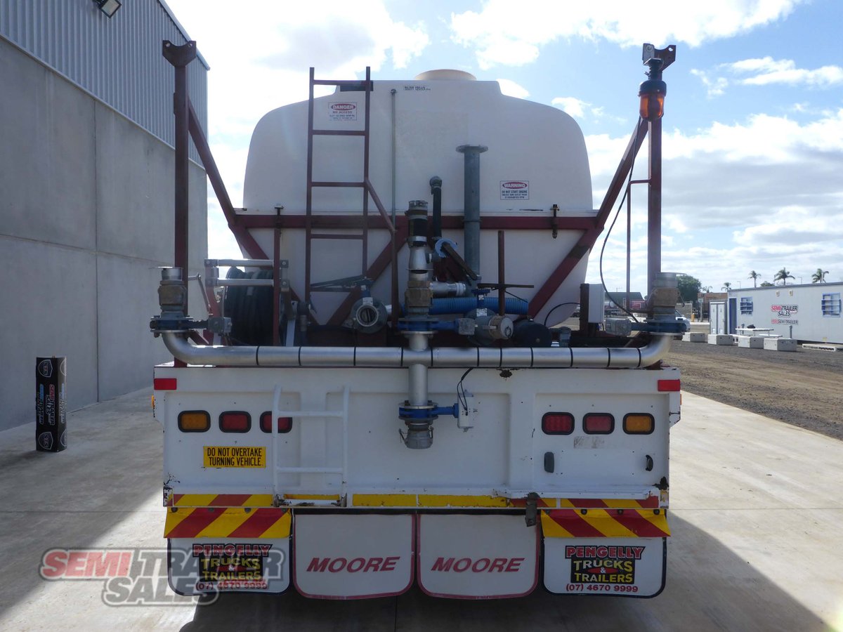 MOORE TANKER TRAILER