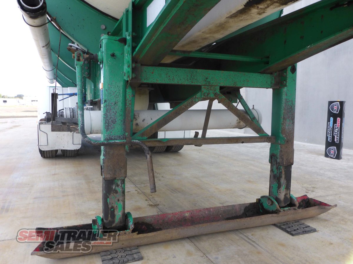 CUSTOM TRAILER