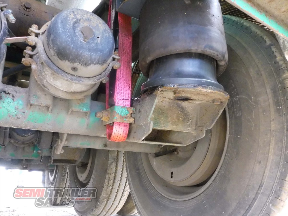 CUSTOM TRAILER