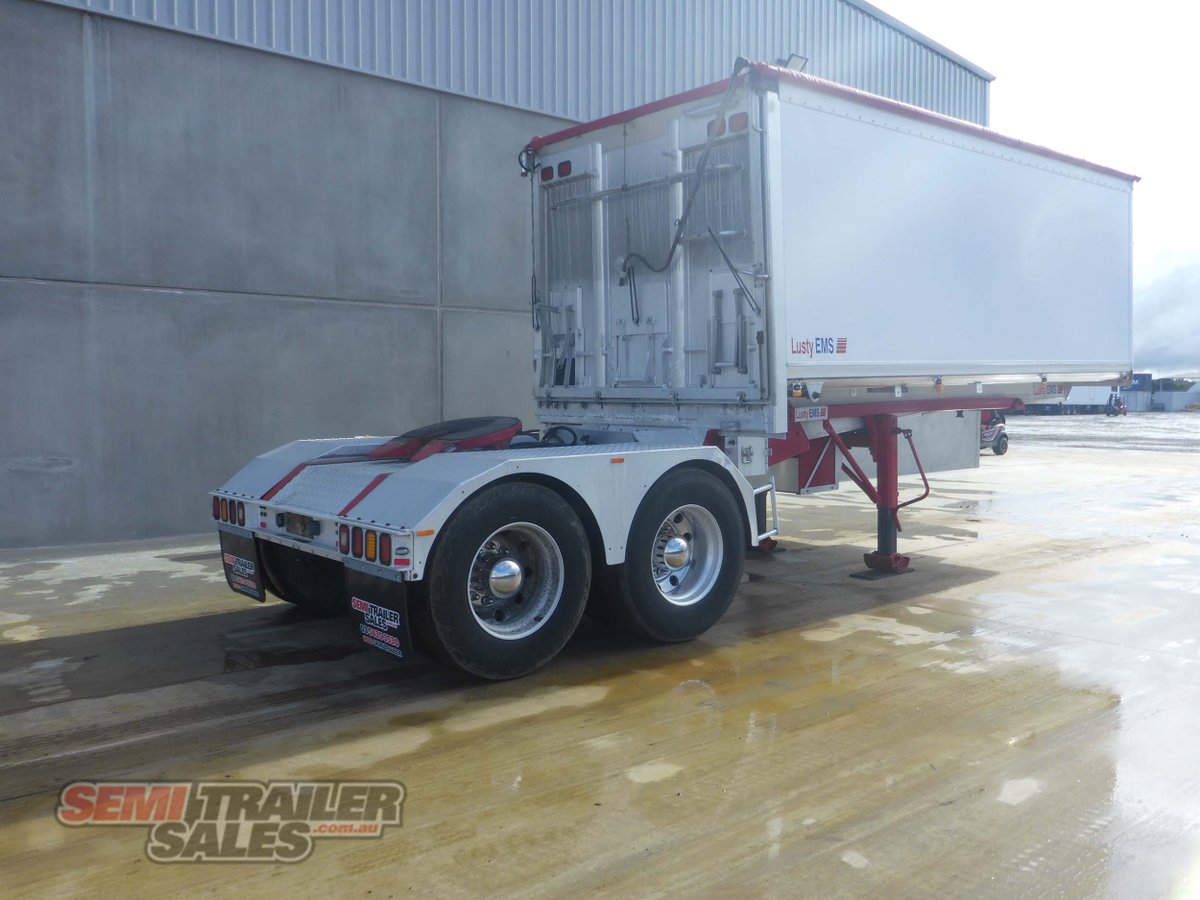 LUSTY TIPPER TRAILER