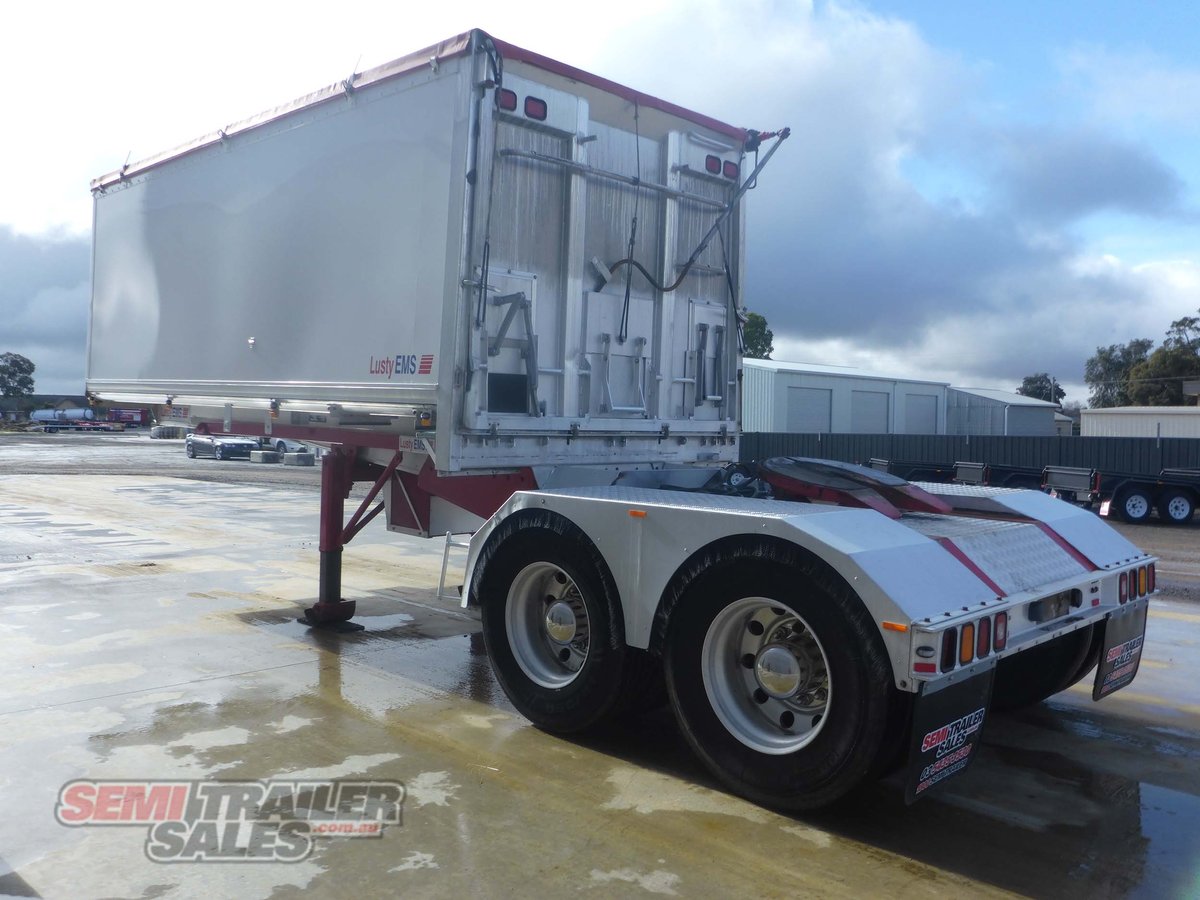 LUSTY TIPPER TRAILER
