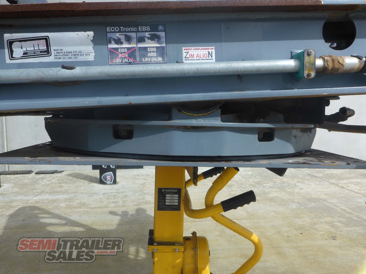 J SMITH & SONS HOOK LIFT TRAILER