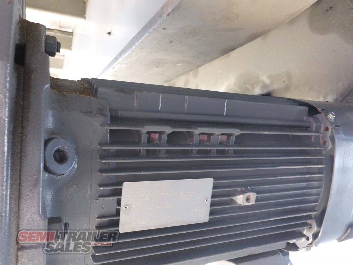 MAXITRANS WALKING FLOOR TRAILER