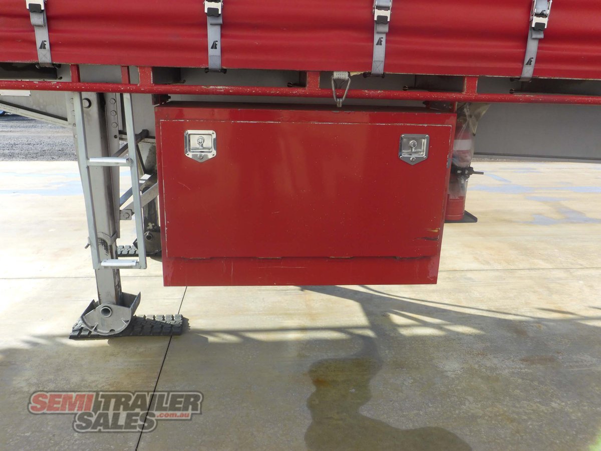 KRUEGER CURTAINSIDER TRAILER