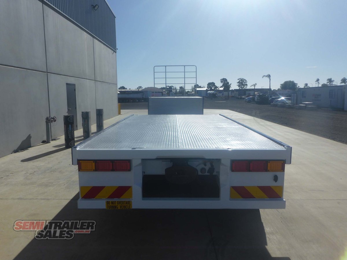 KRUEGER DROP DECK TRAILER