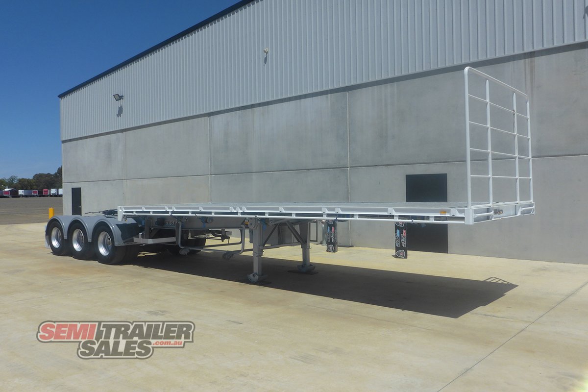 KRUEGER FLAT TOP TRAILER