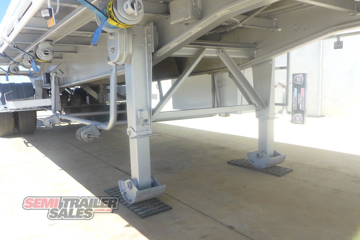 KRUEGER FLAT TOP TRAILER