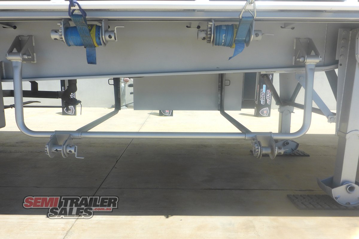KRUEGER FLAT TOP TRAILER