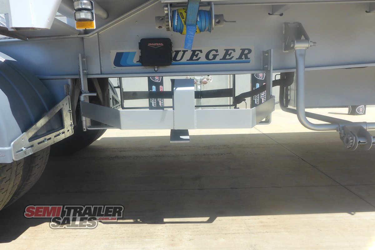 KRUEGER FLAT TOP TRAILER