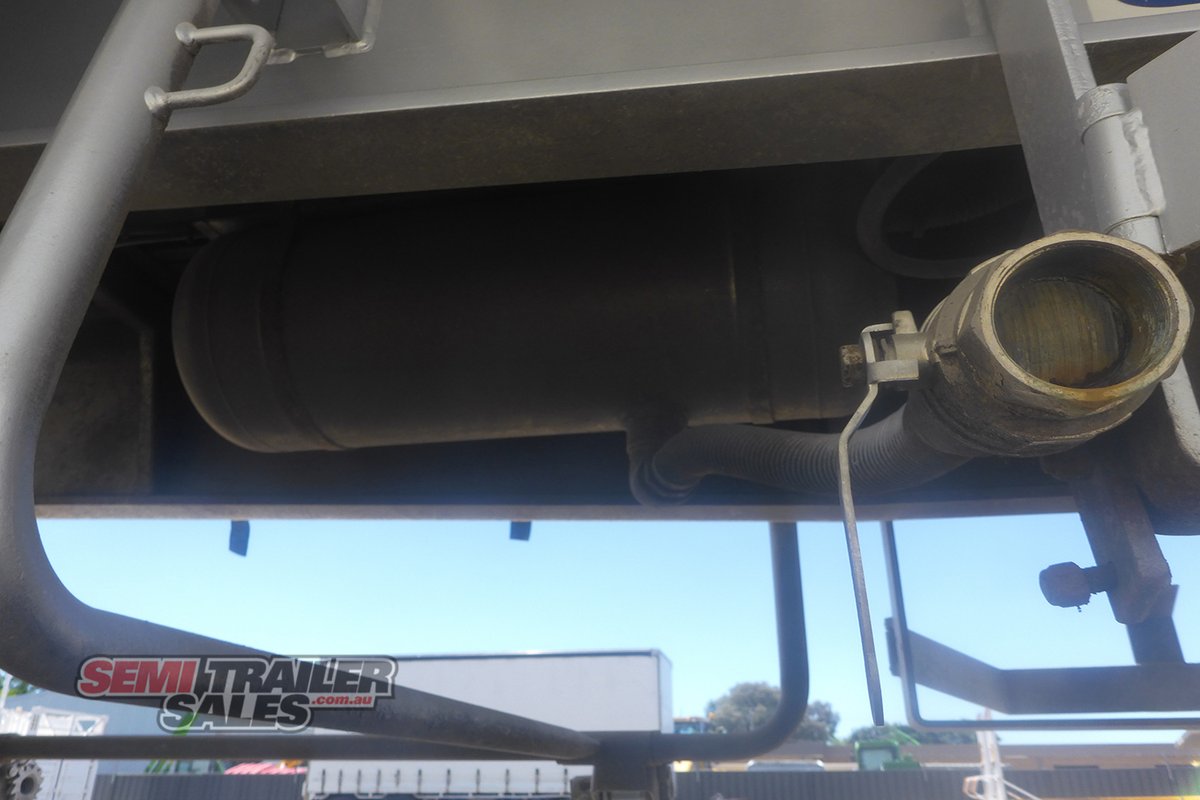 KRUEGER FLAT TOP TRAILER