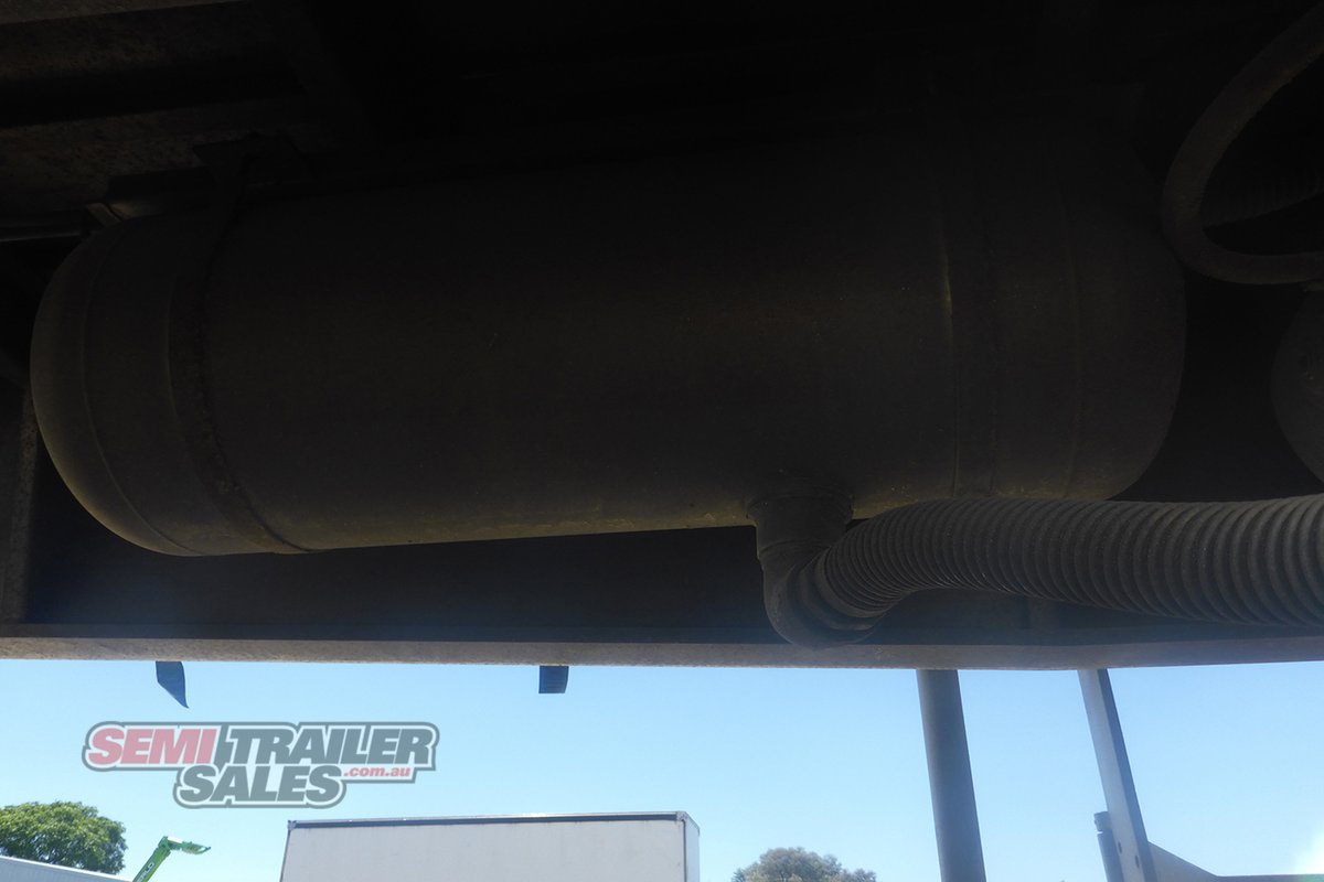 KRUEGER FLAT TOP TRAILER