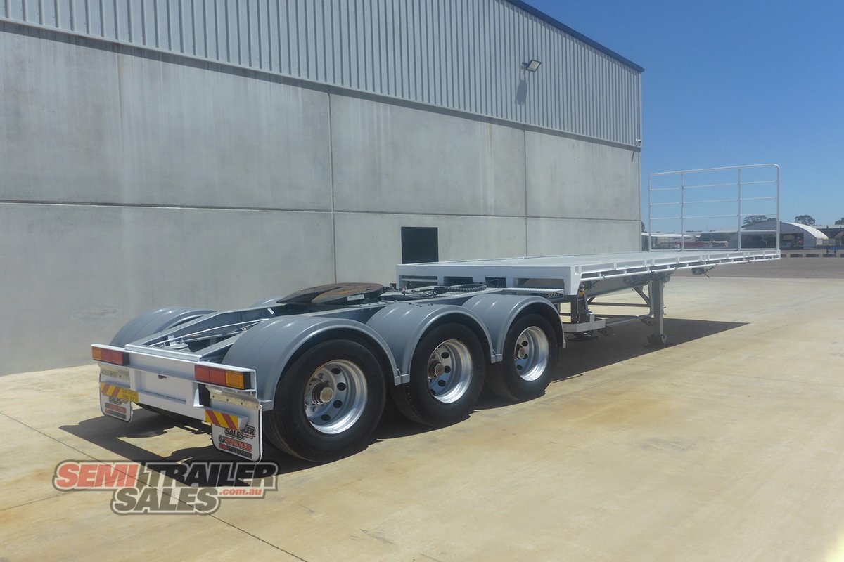 KRUEGER FLAT TOP TRAILER