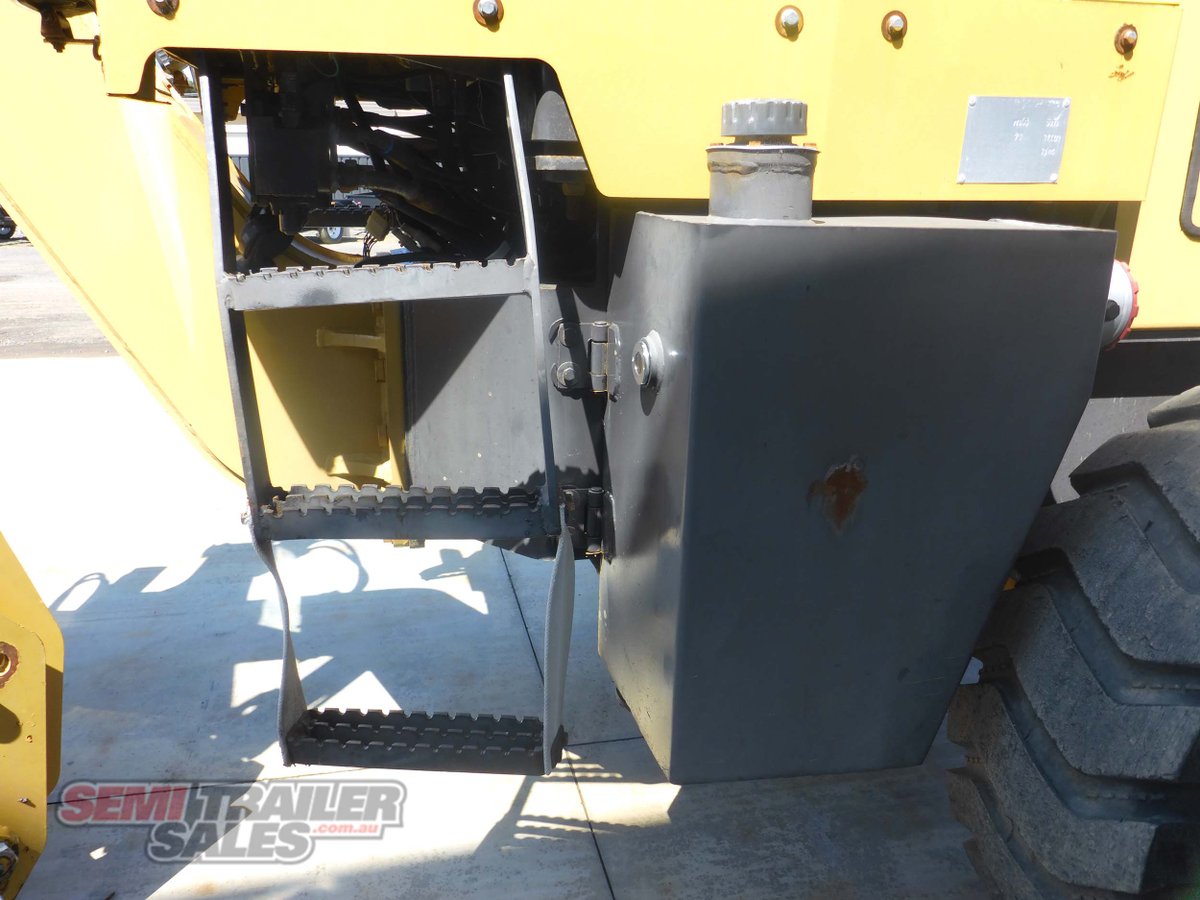 2004 MOUNTAIN RAISE PY100 ROAD GRADER