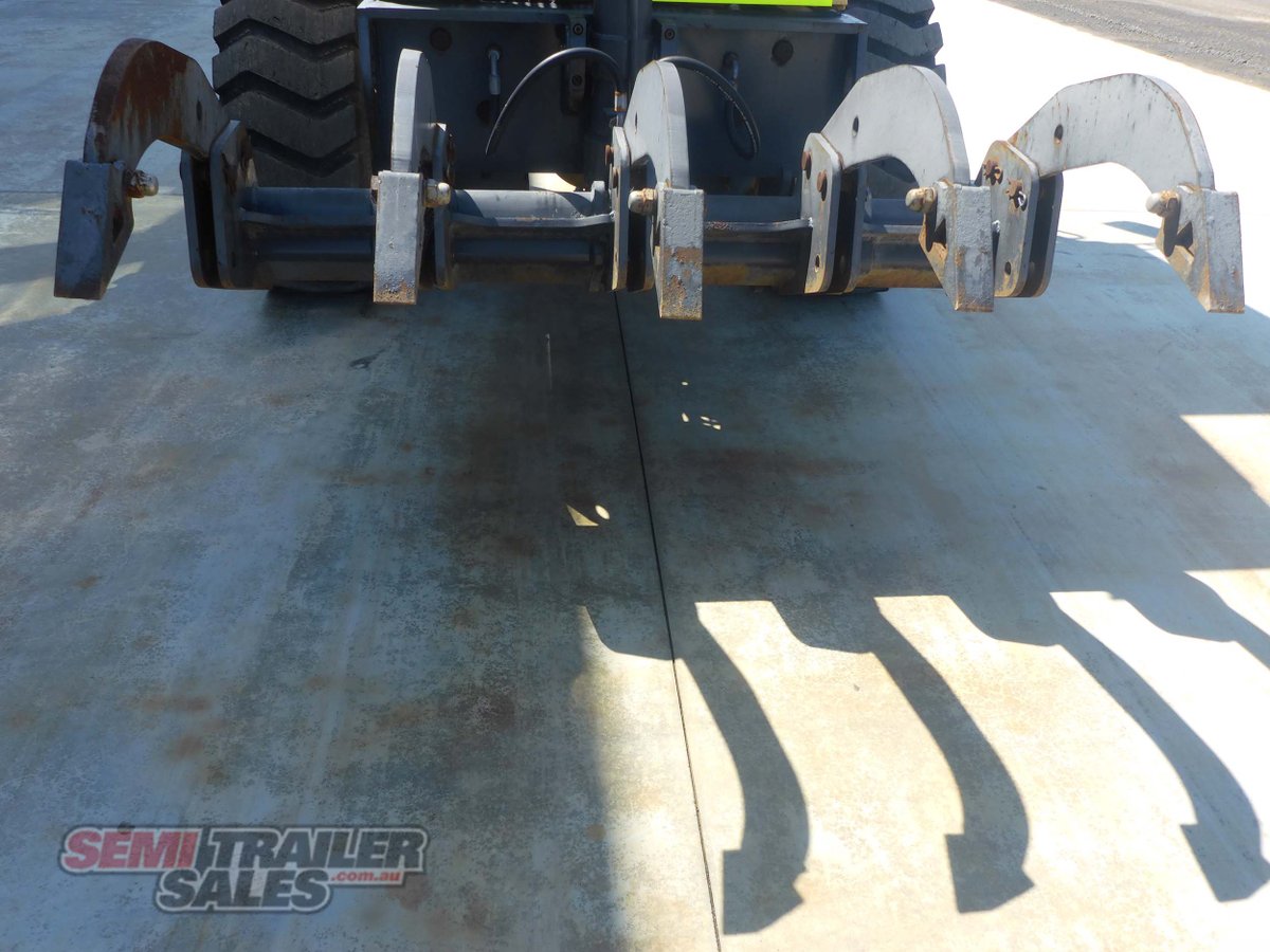 2004 MOUNTAIN RAISE PY100 ROAD GRADER