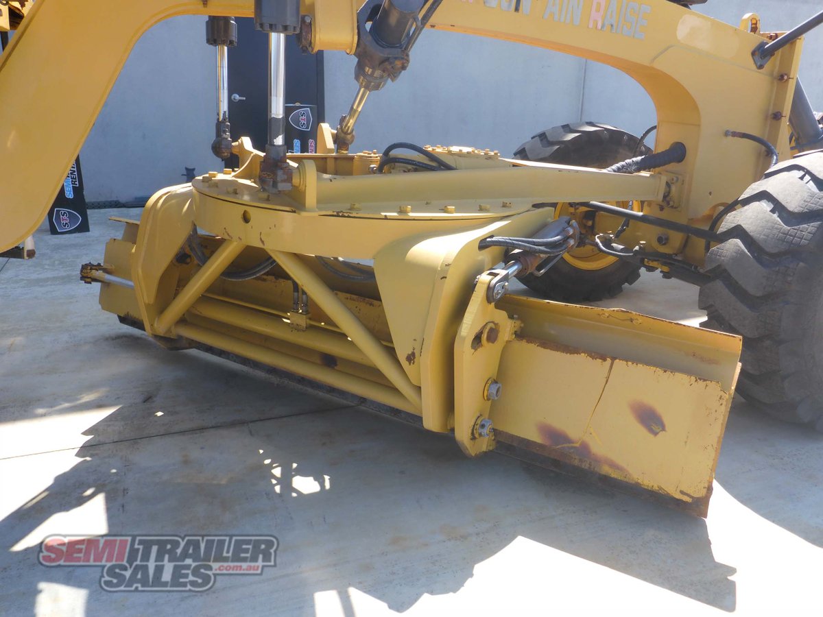 2004 MOUNTAIN RAISE PY100 ROAD GRADER