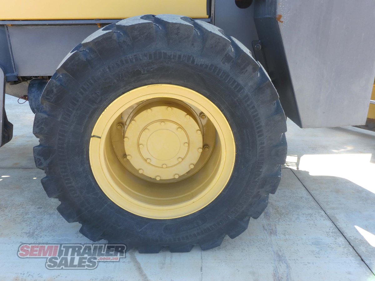 2004 MOUNTAIN RAISE PY100 ROAD GRADER