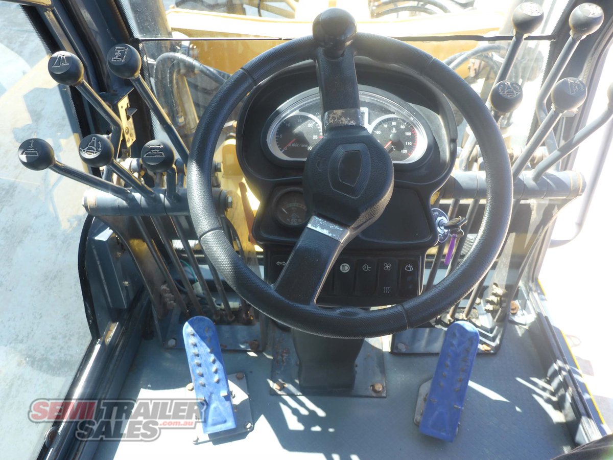 2004 MOUNTAIN RAISE PY100 ROAD GRADER