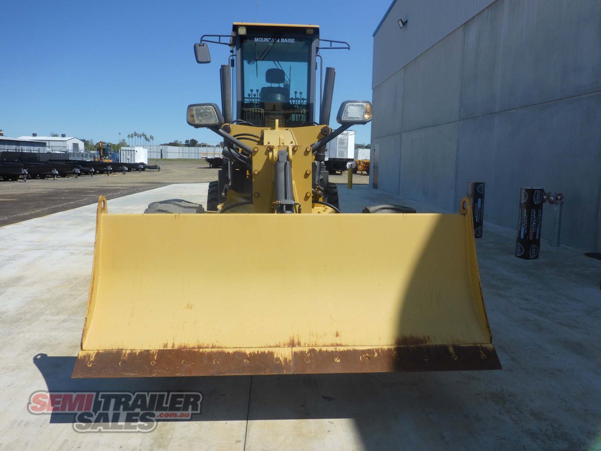 2004 MOUNTAIN RAISE PY100 ROAD GRADER