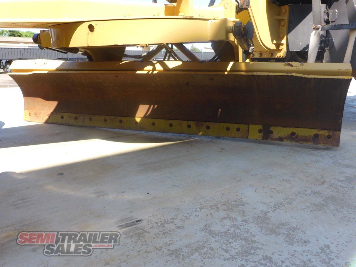 2004 MOUNTAIN RAISE PY100 ROAD GRADER