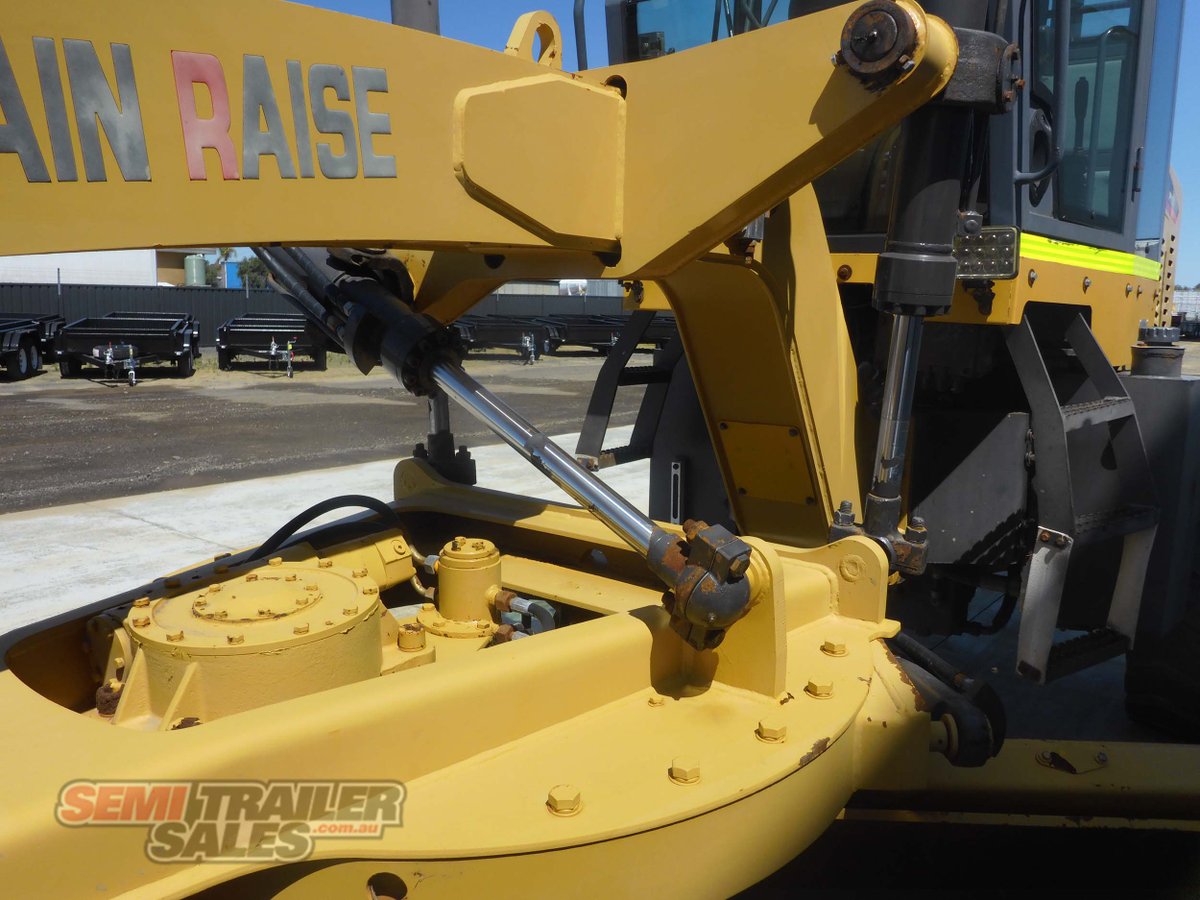 2004 MOUNTAIN RAISE PY100 ROAD GRADER