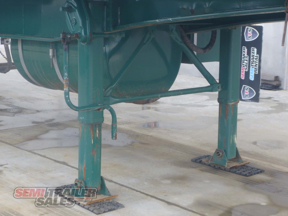 HAULMARK FLAT TOP TRAILER