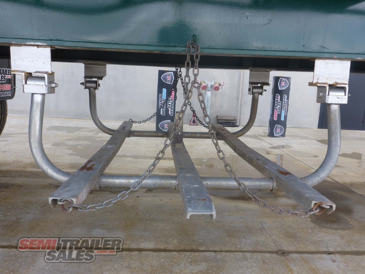 HAULMARK FLAT TOP TRAILER