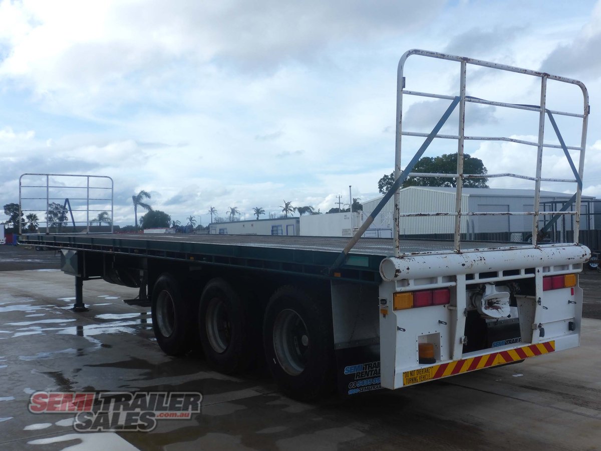 HAULMARK FLAT TOP TRAILER