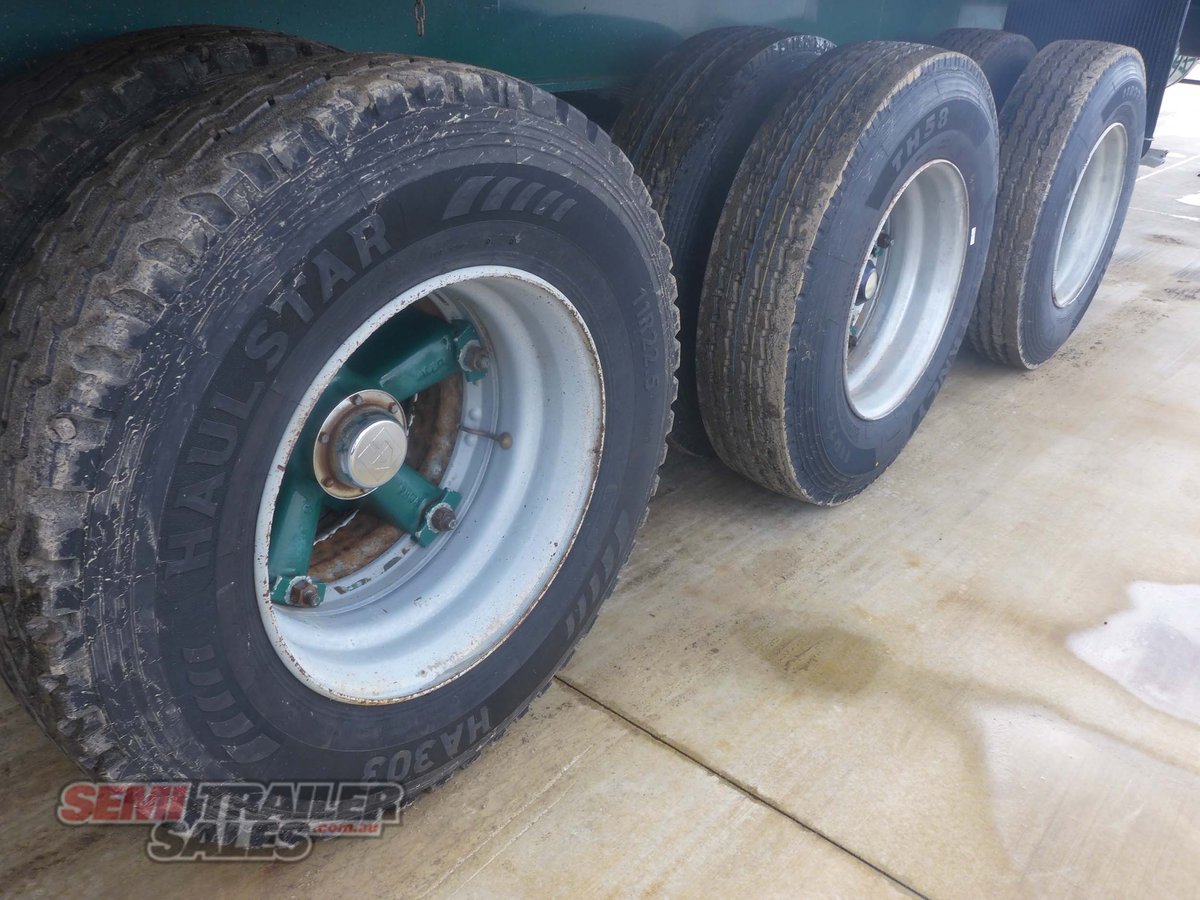 HAULMARK FLAT TOP TRAILER
