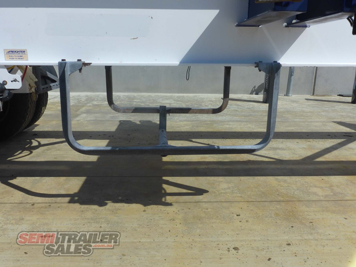 2010 MAXITRANS SKELETAL TRAILER TRAILER 40FT SKEL WITH REAR PUSH OUT BAR (ROAD TRAIN LEAD)