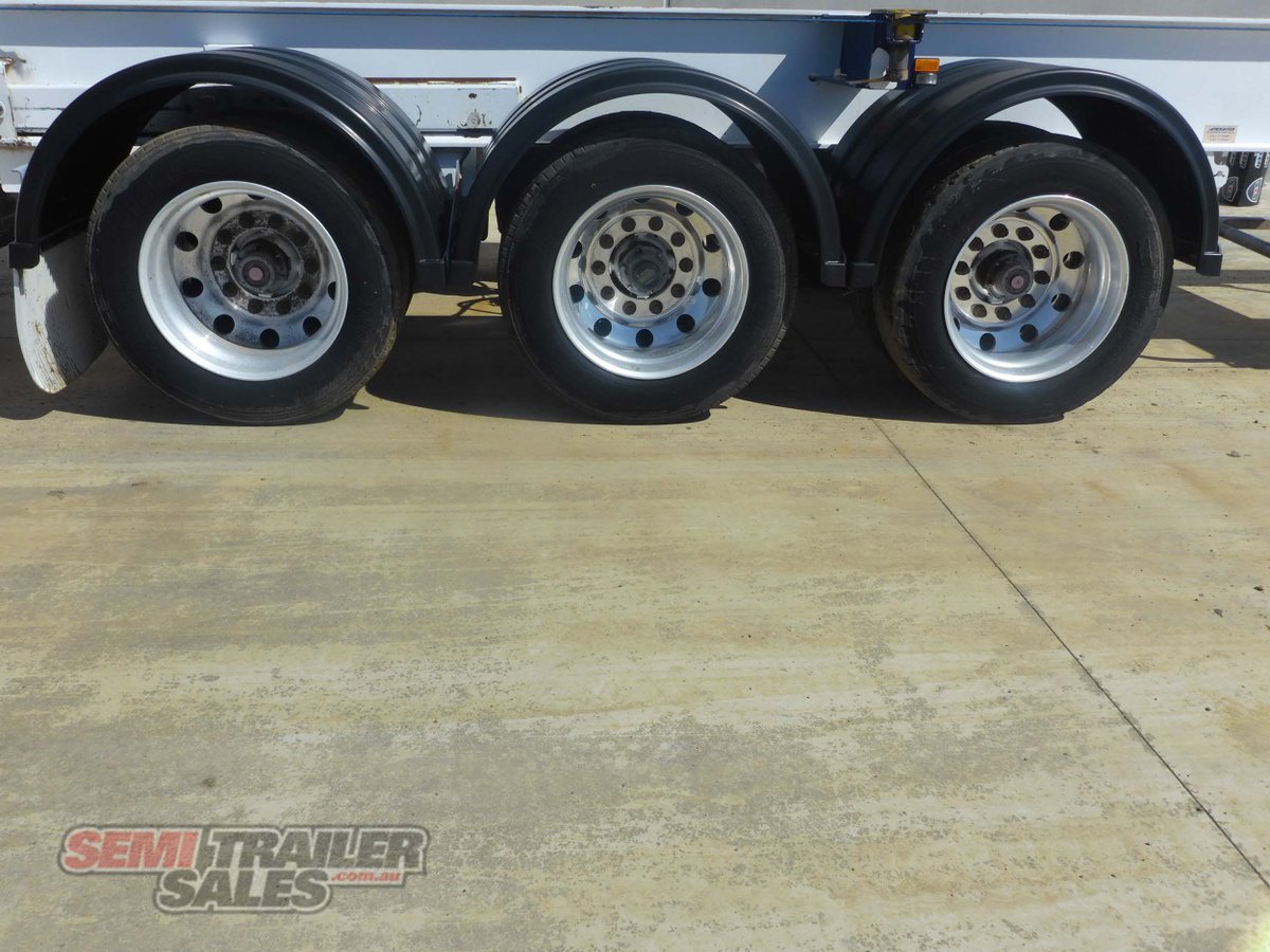 2010 MAXITRANS SKELETAL TRAILER TRAILER 40FT SKEL WITH REAR PUSH OUT BAR (ROAD TRAIN LEAD)