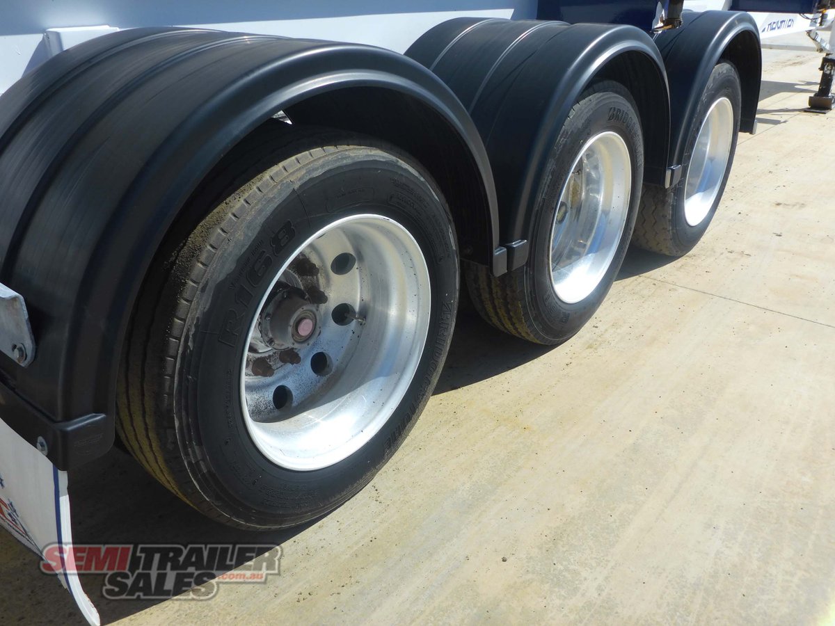 2010 MAXITRANS SKELETAL TRAILER TRAILER 40FT SKEL WITH REAR PUSH OUT BAR (ROAD TRAIN LEAD)
