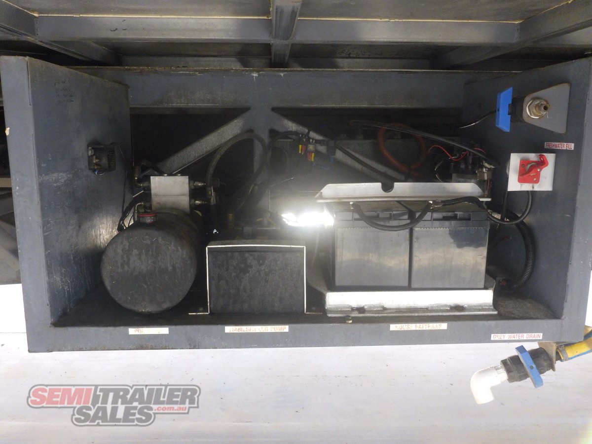 2005 SVM MOBILE LIBRARY TRAILER