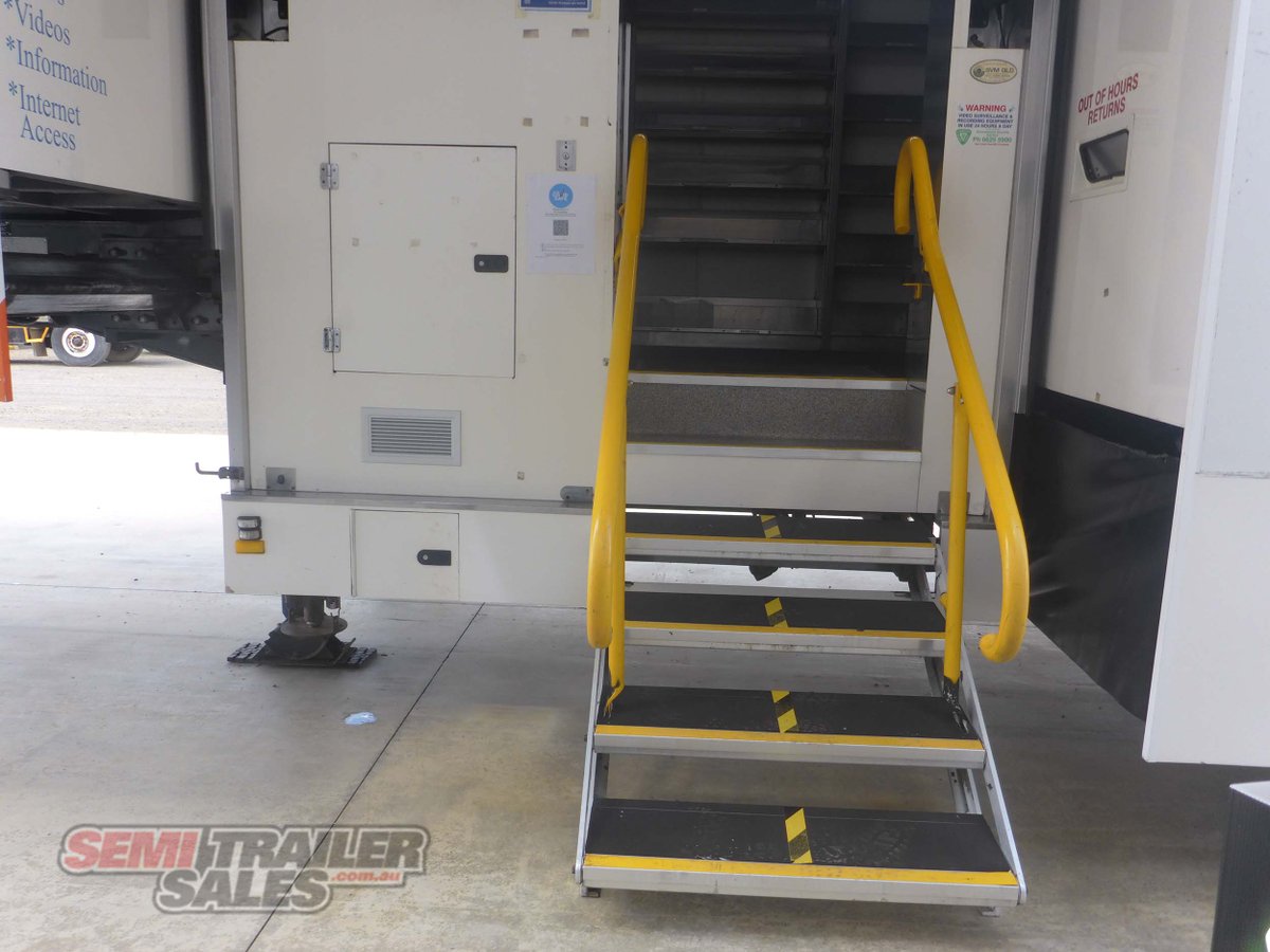 2005 SVM MOBILE LIBRARY TRAILER