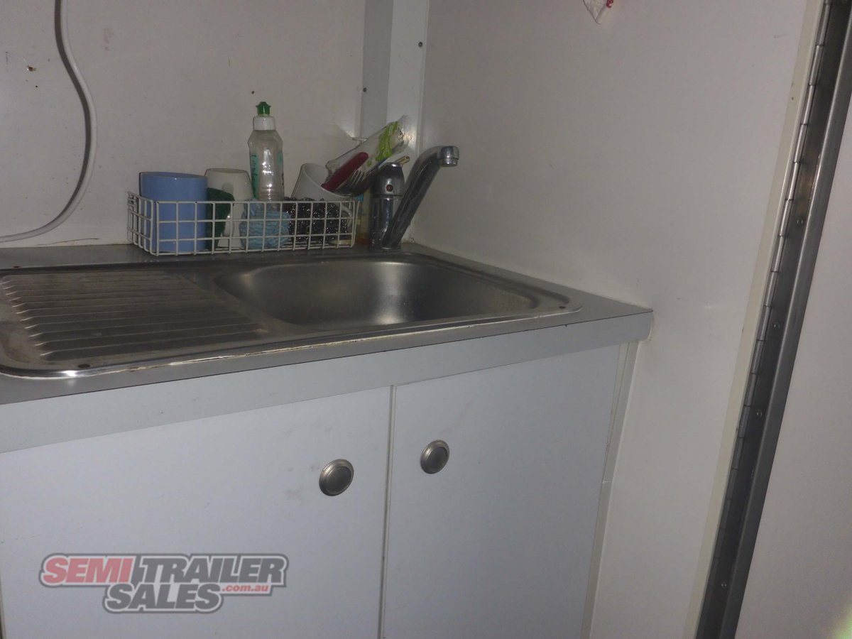 2005 SVM MOBILE LIBRARY TRAILER