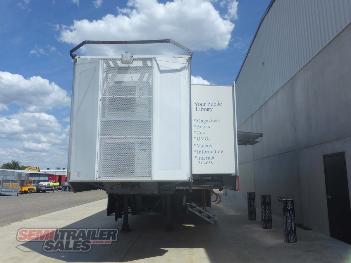 2005 SVM MOBILE LIBRARY TRAILER