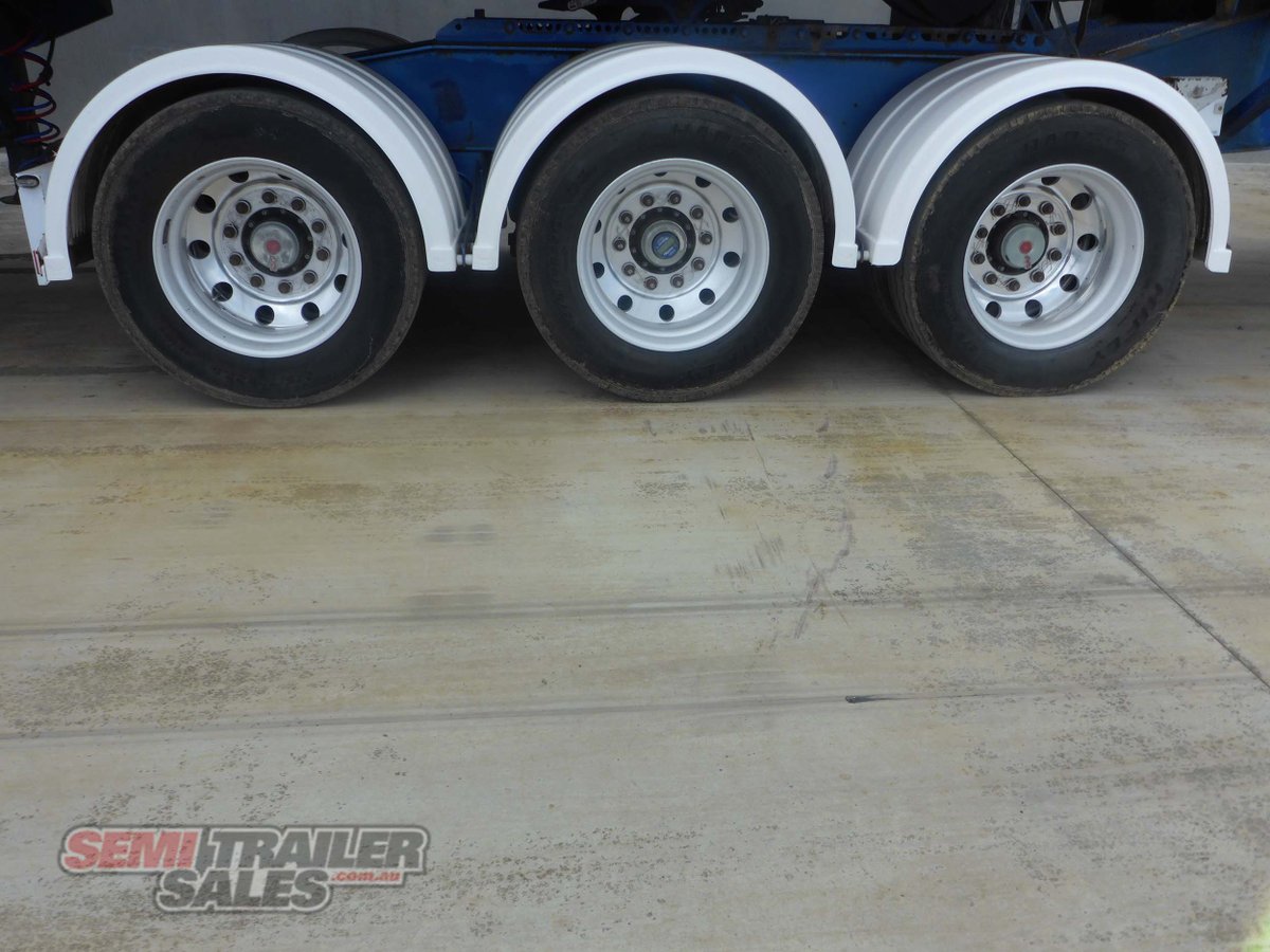BARKER PANTECH TRAILER