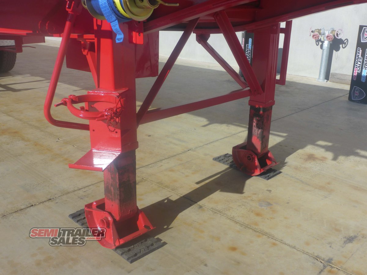 KRUEGER FLAT TOP TRAILER