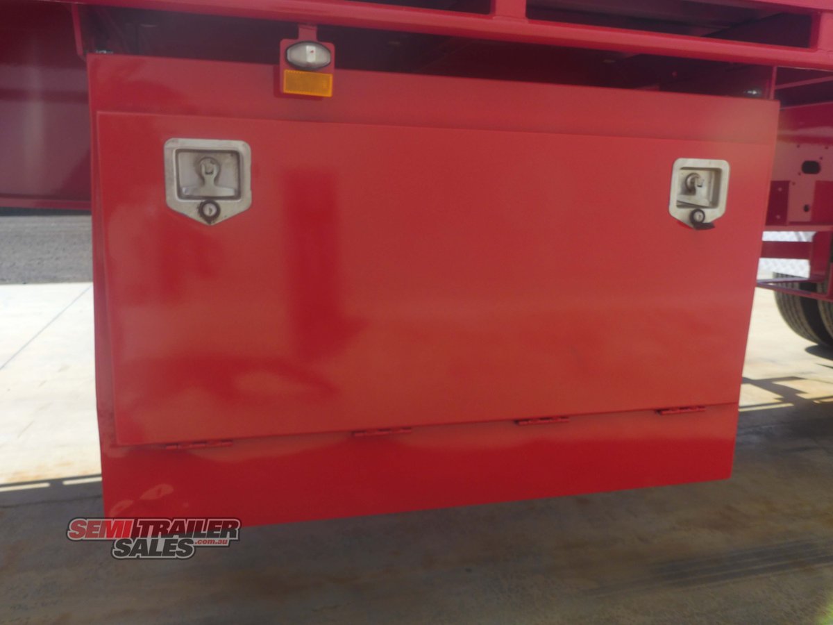 KRUEGER FLAT TOP TRAILER