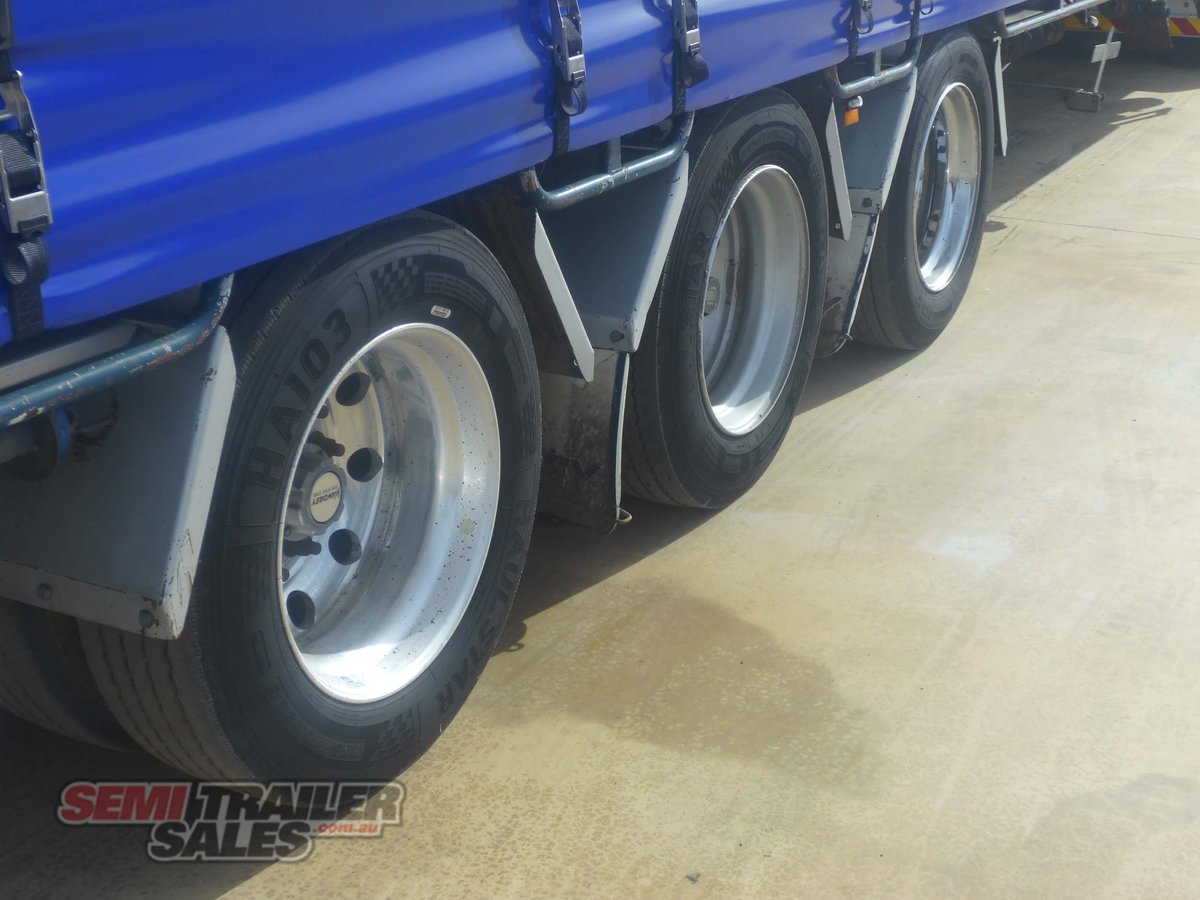 VAWDREY CURTAINSIDER TRAILER