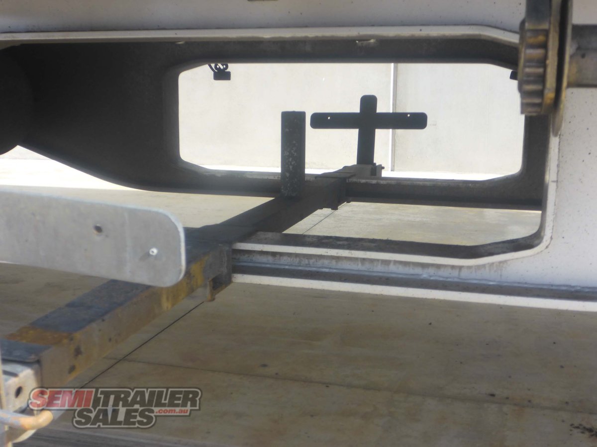 VAWDREY CURTAINSIDER TRAILER