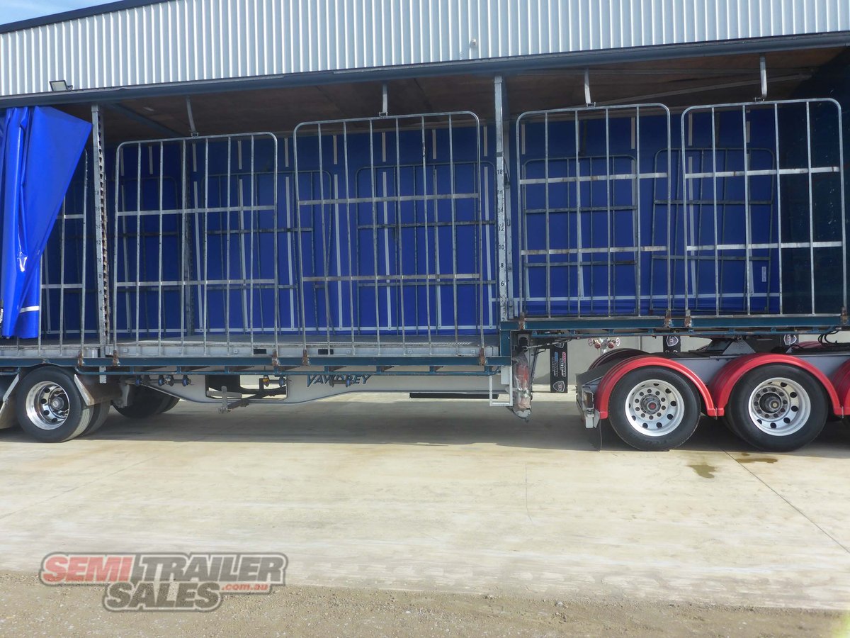 VAWDREY CURTAINSIDER TRAILER