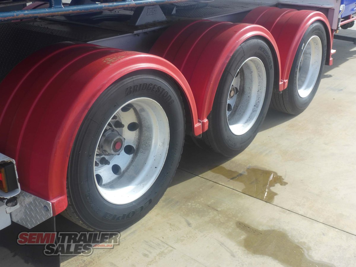 VAWDREY CURTAINSIDER TRAILER