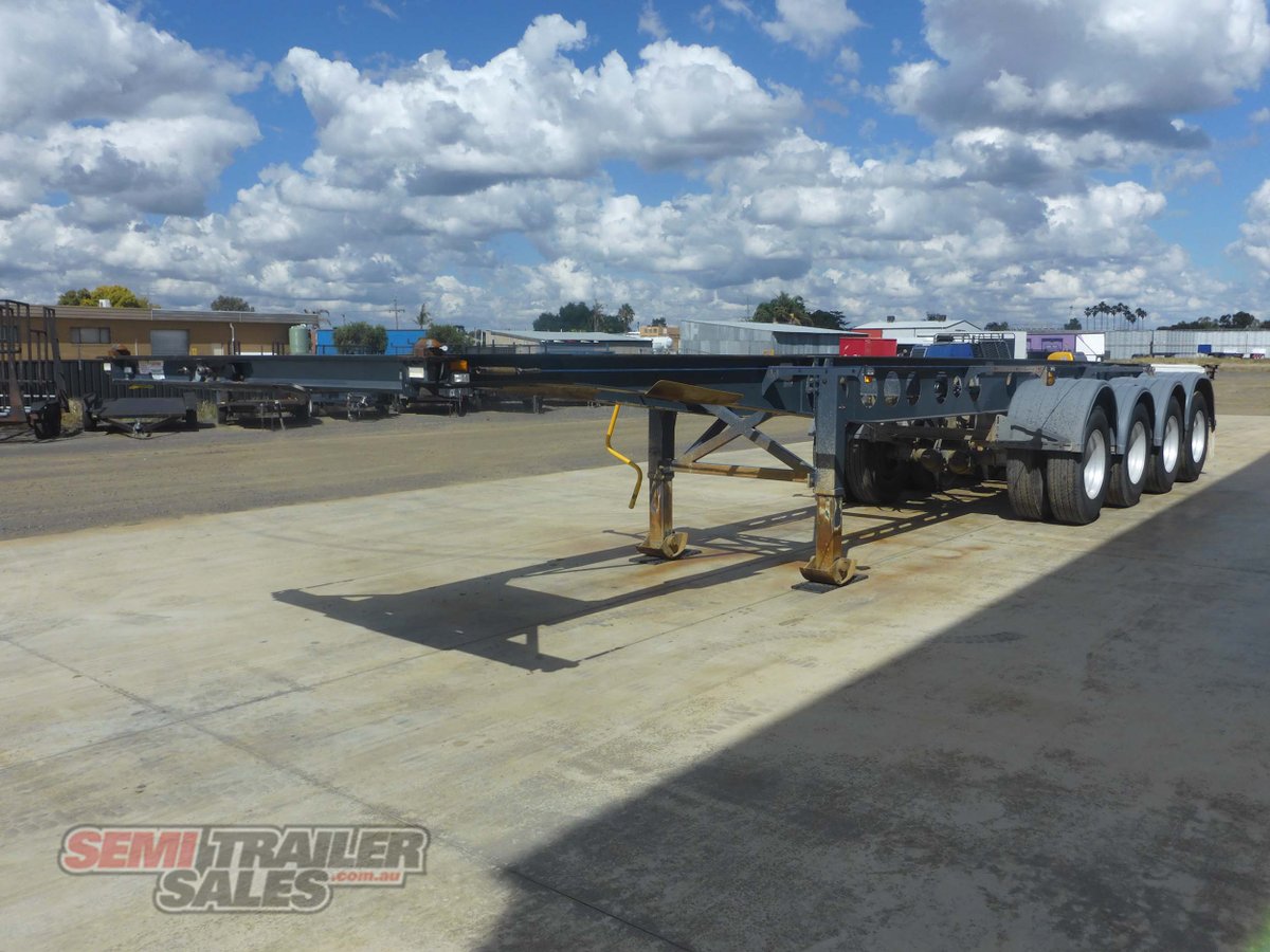 2016 MAXITRANS QUAD SKEL TRAILER