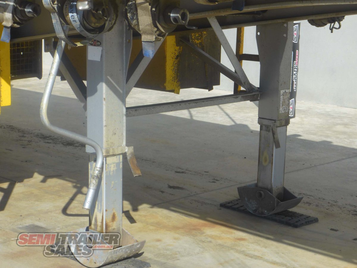 MAXITRANS FLAT TOP TRAILER