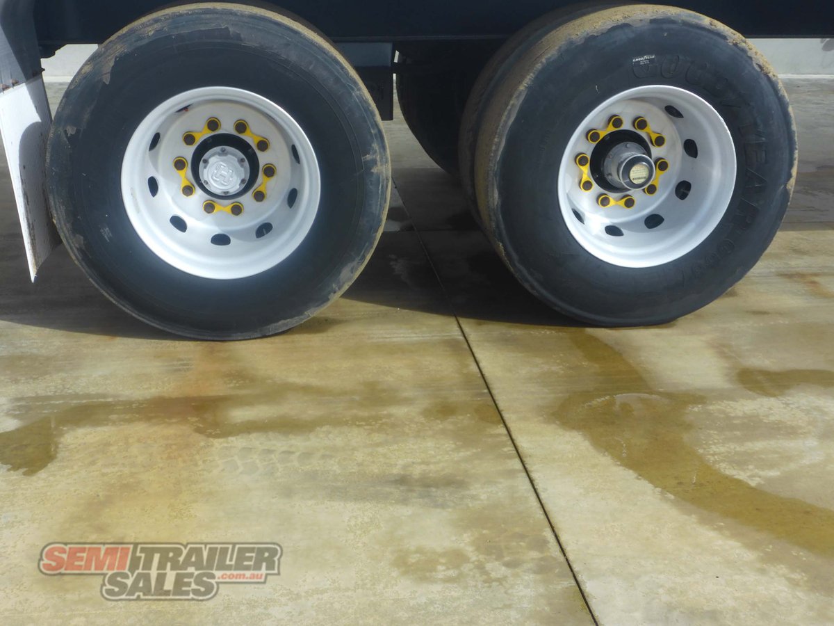 MAXITRANS REFRIGERATED TRAILER