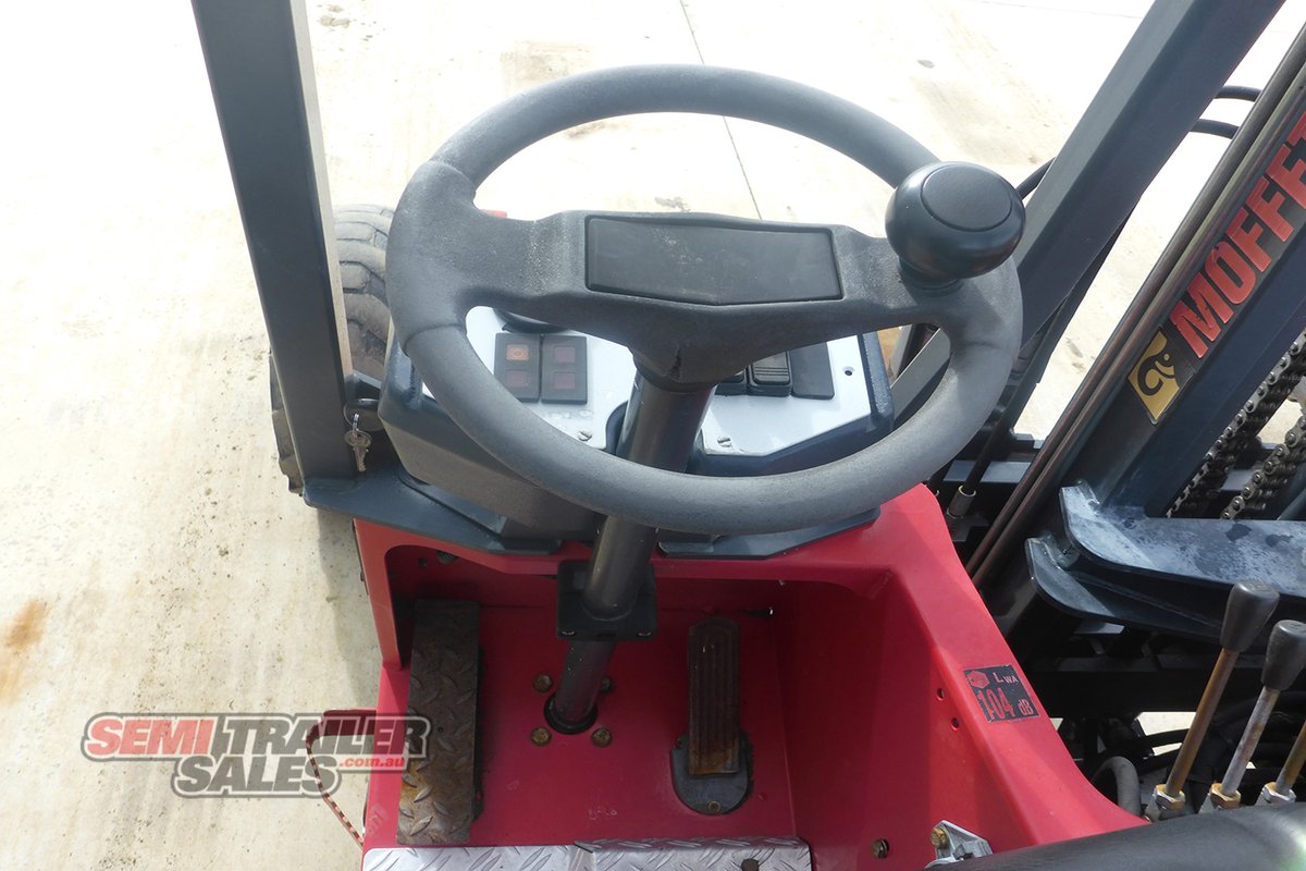 2007 MOFFETT TRUCK MOUNTED FORKLIFT