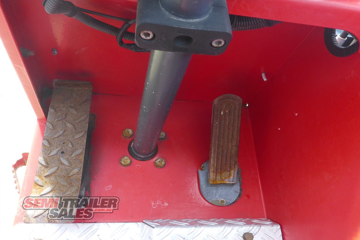 2007 MOFFETT TRUCK MOUNTED FORKLIFT