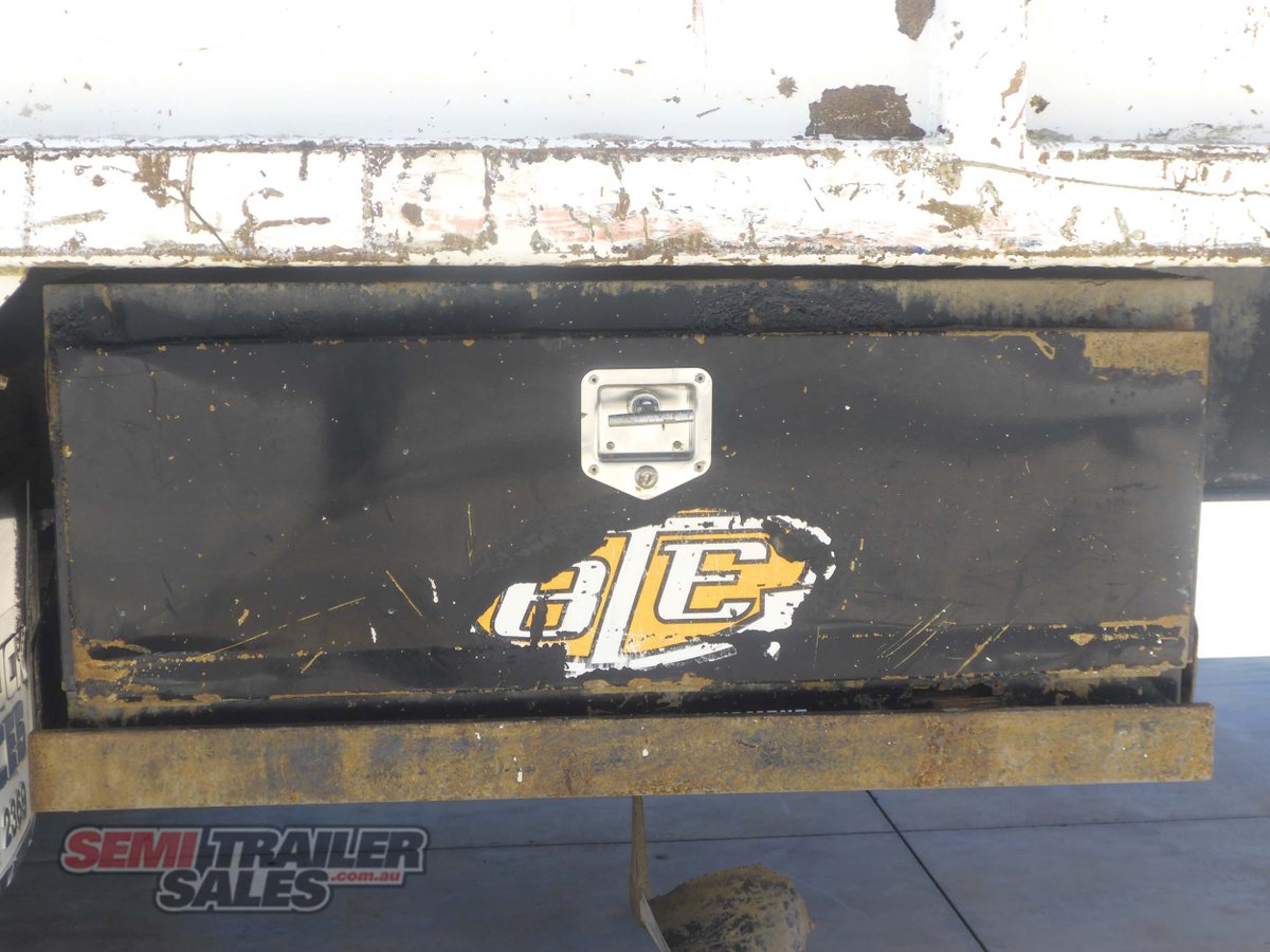 BOOMER WALKING FLOOR TRAILER