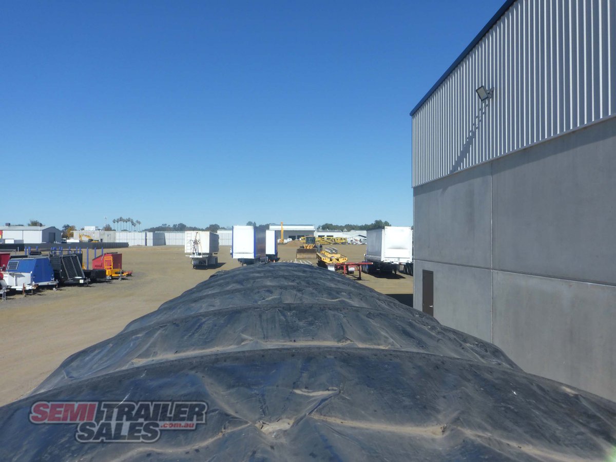 BOOMER WALKING FLOOR TRAILER