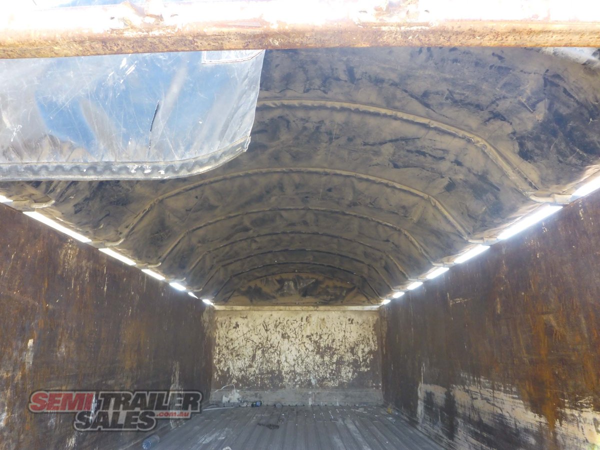 BOOMER WALKING FLOOR TRAILER